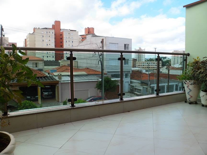 Guarda-corpos e corrimãos